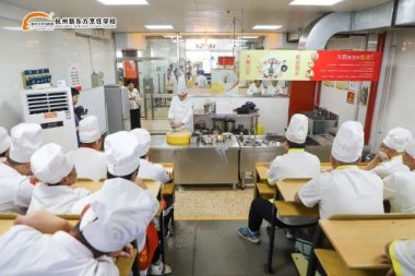 ��P��ʳ�Ļ�����N���MУ�@��һ����L�L������ζ����